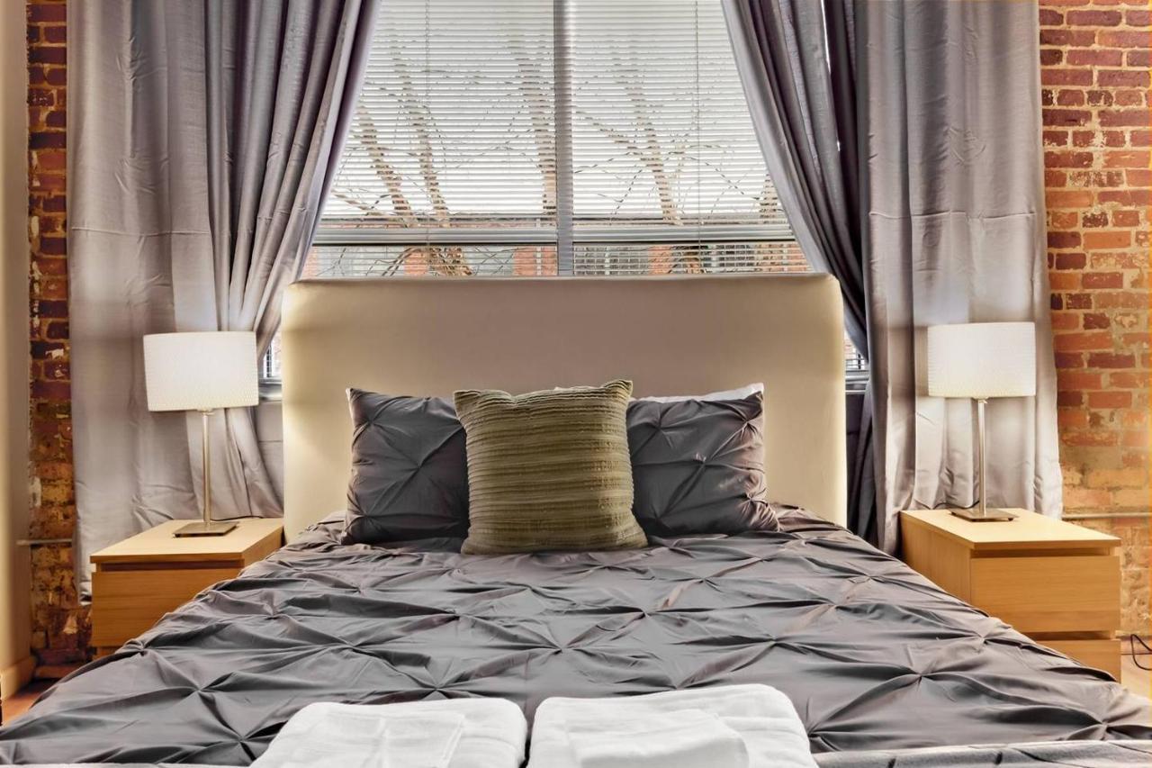 Trifecta Historic Brick 2Br Getaway Superhost Durham Quarto foto